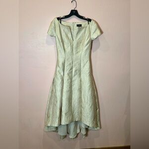 Theia Ivory and Gold High-Low Textured Fit-and-Flare Dress Size 4